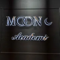 موون