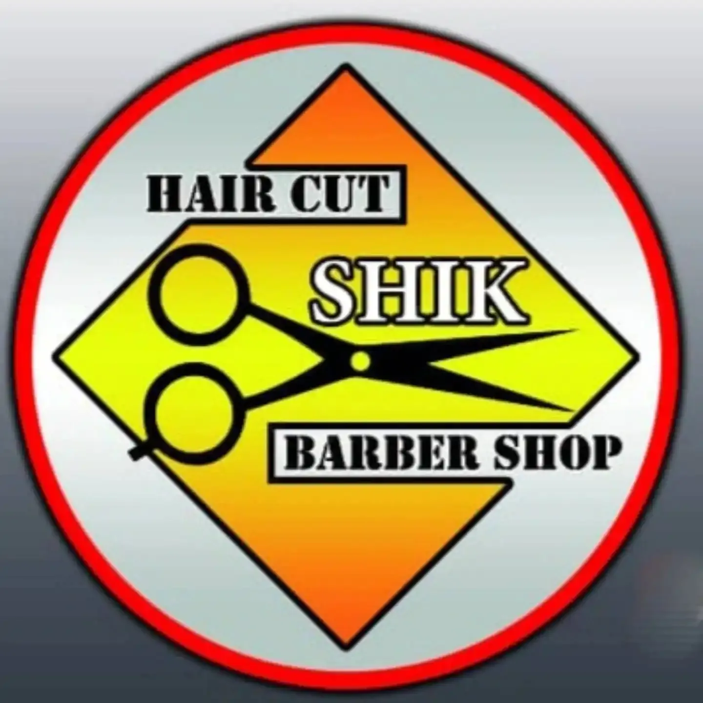 آرایشگاه ناصر نشستە