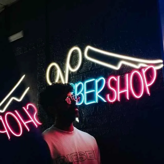 آرایشگاه سالن وی آی پی کهن 