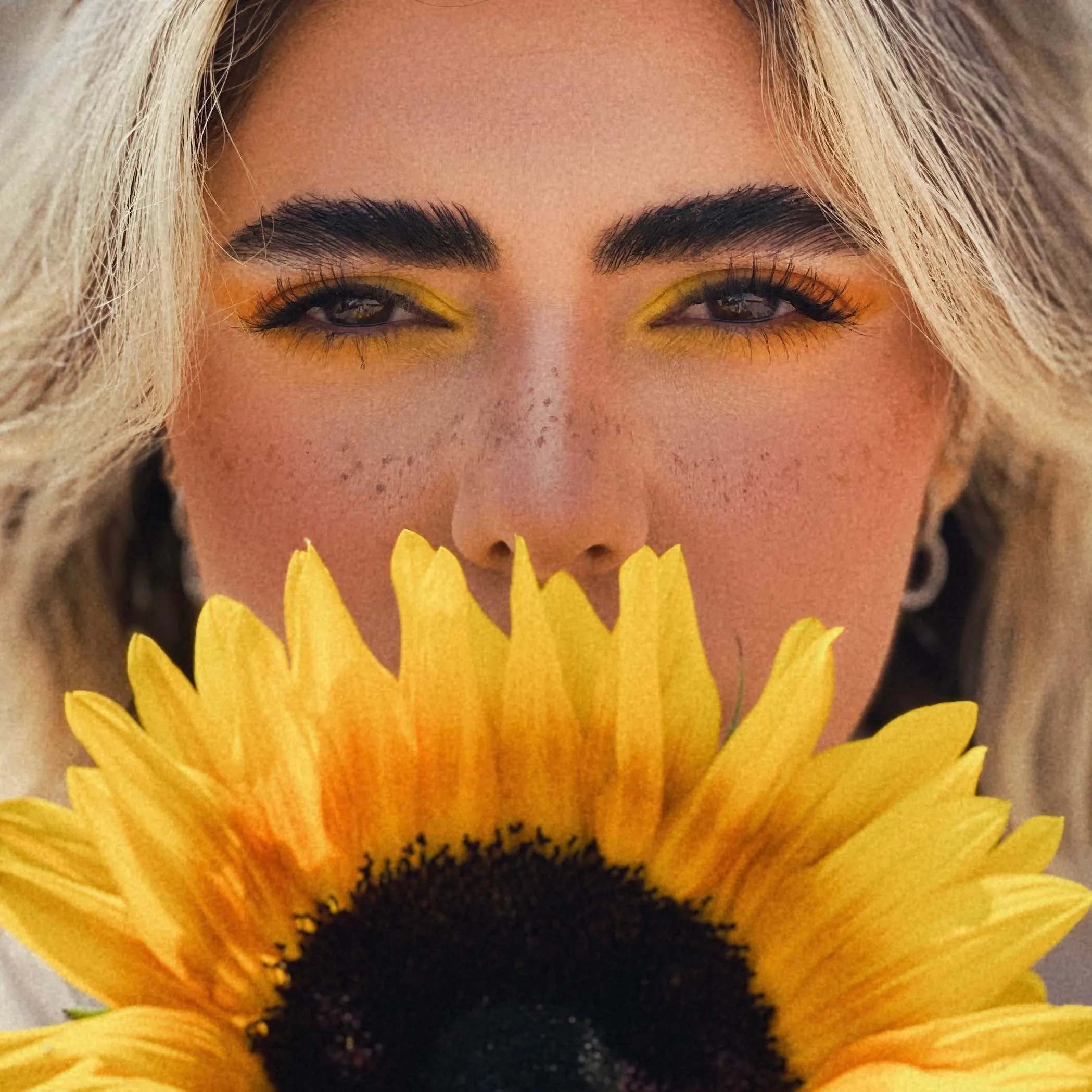 سالن زیبایی نورماه