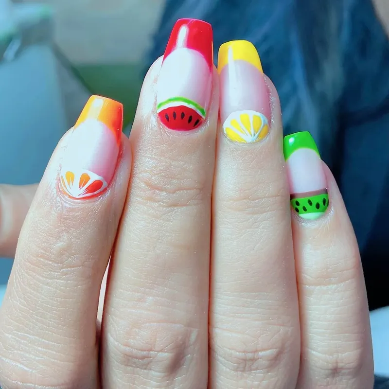 ترمیم ناخن ،طراحی با قلم 