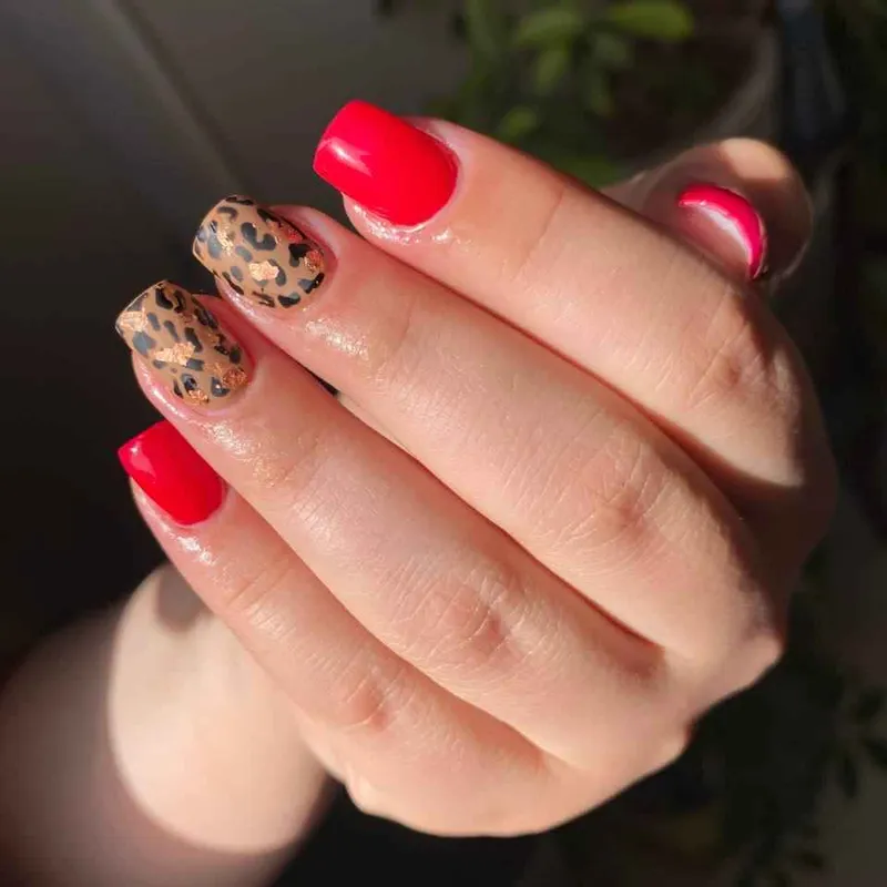 کاور ژل ناخن