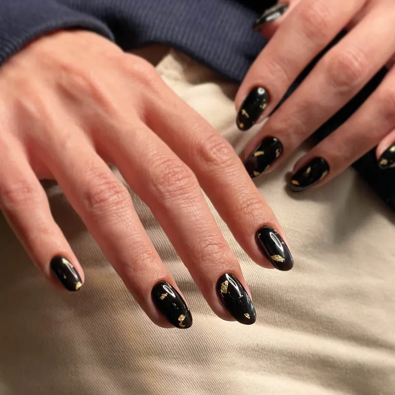 کاشت و ترمیم ناخن 