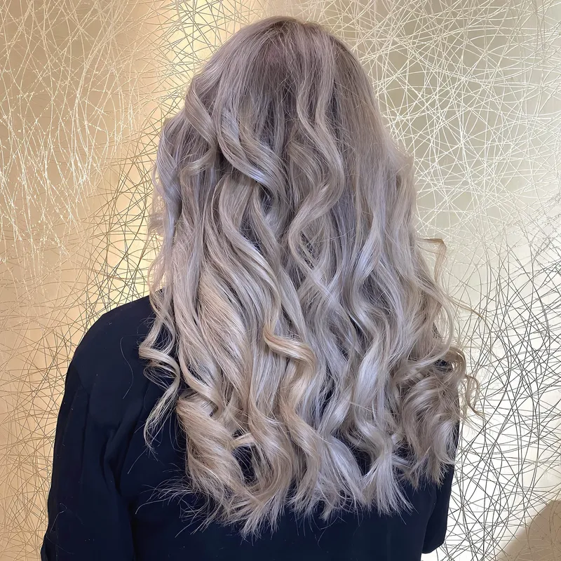 لایت نزدیک به ریشه