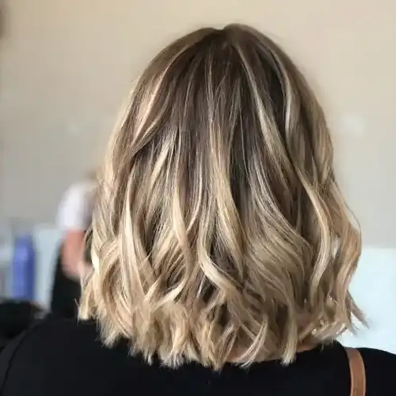 انجام انواع رنگ و لایت مو