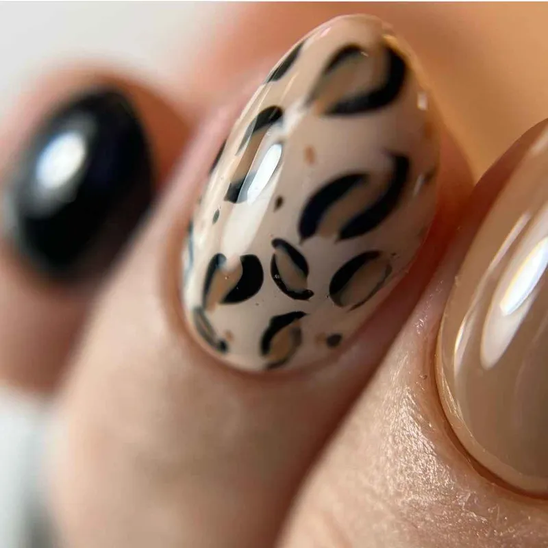 کاشت ناخن با ژل