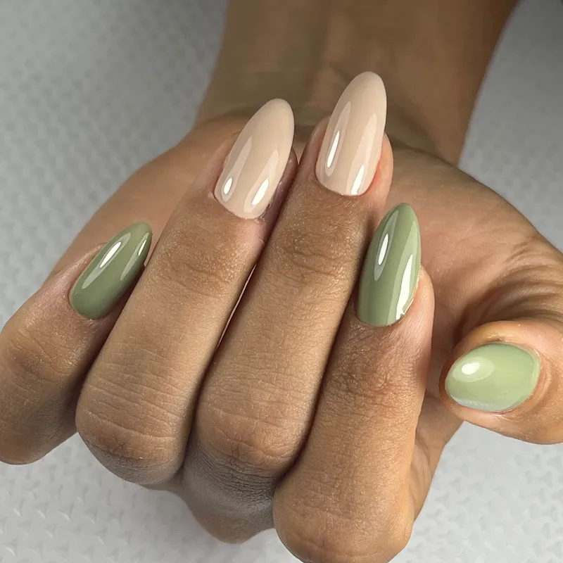 خدمات کاشت ناخن