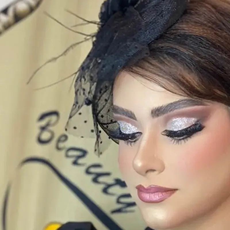 سایه عروسکی 