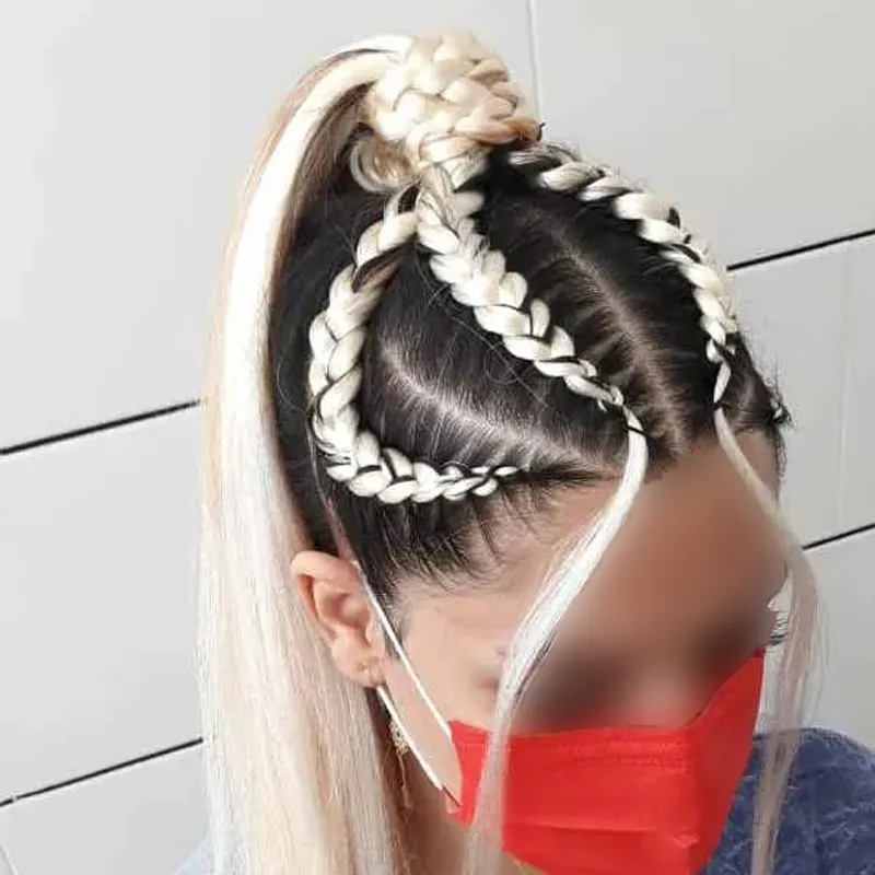 بافت مو همراه با مو اضافه 