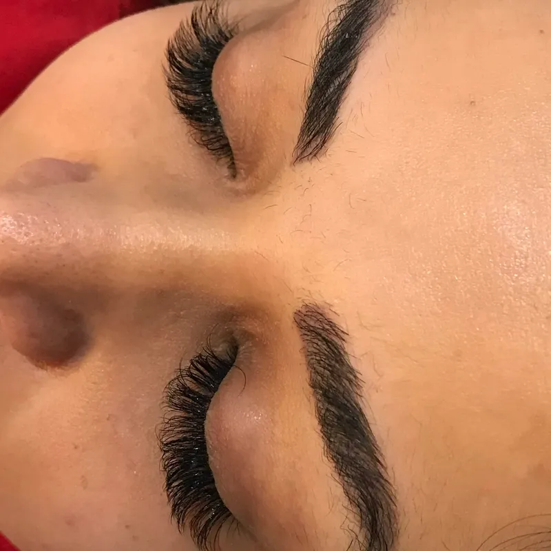 اکستنشن مژه 