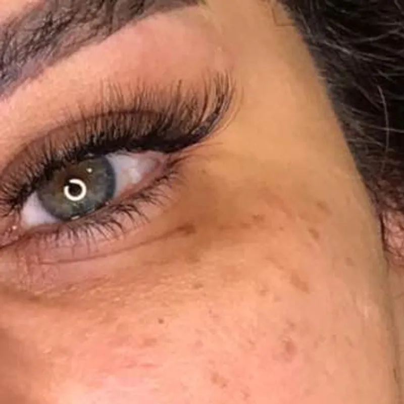 اکستنشن مژه 