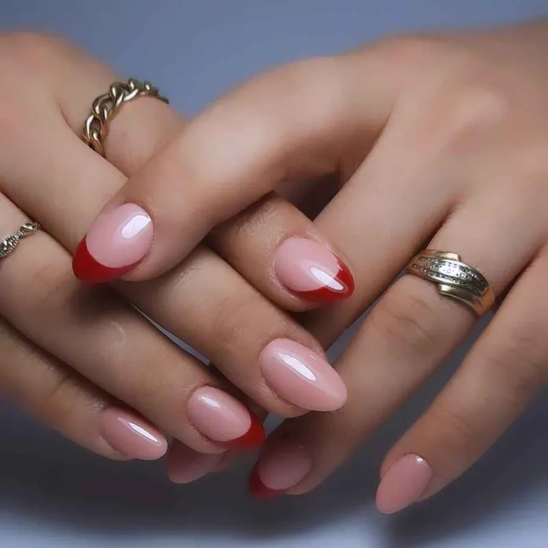 کاشت وترمیم ولمینیت وژلیش ناخن ولیفت ولمینت مژه وابرو