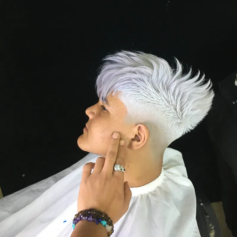 رنگ مو سفید یخی 