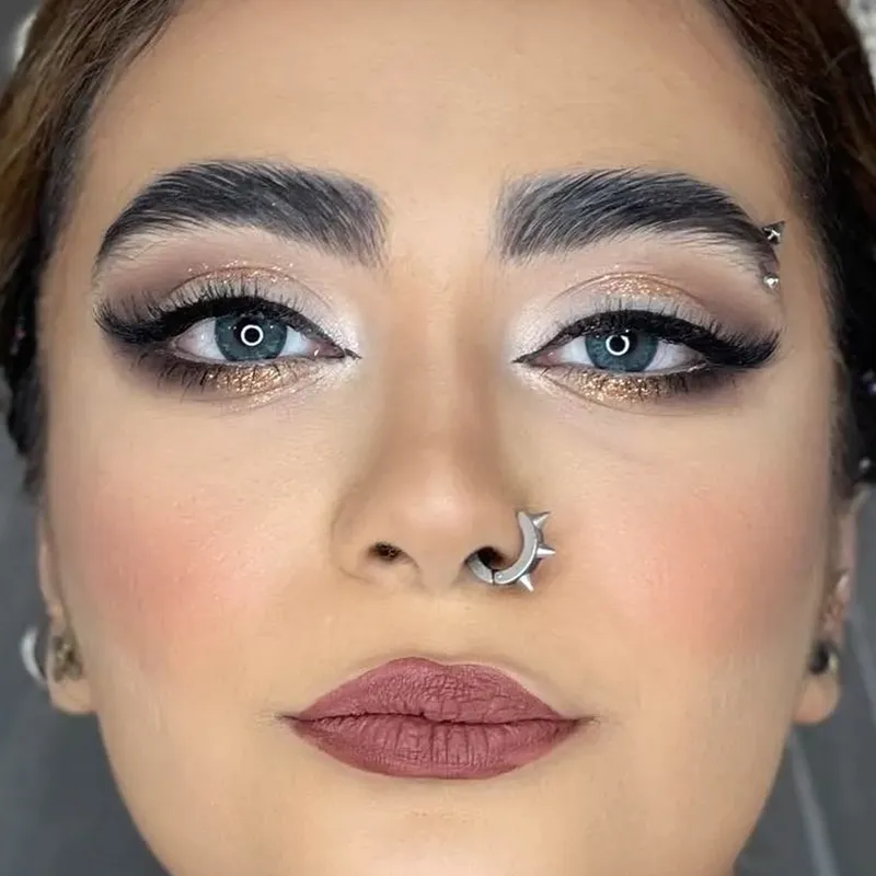 سایه عروسکی شاین