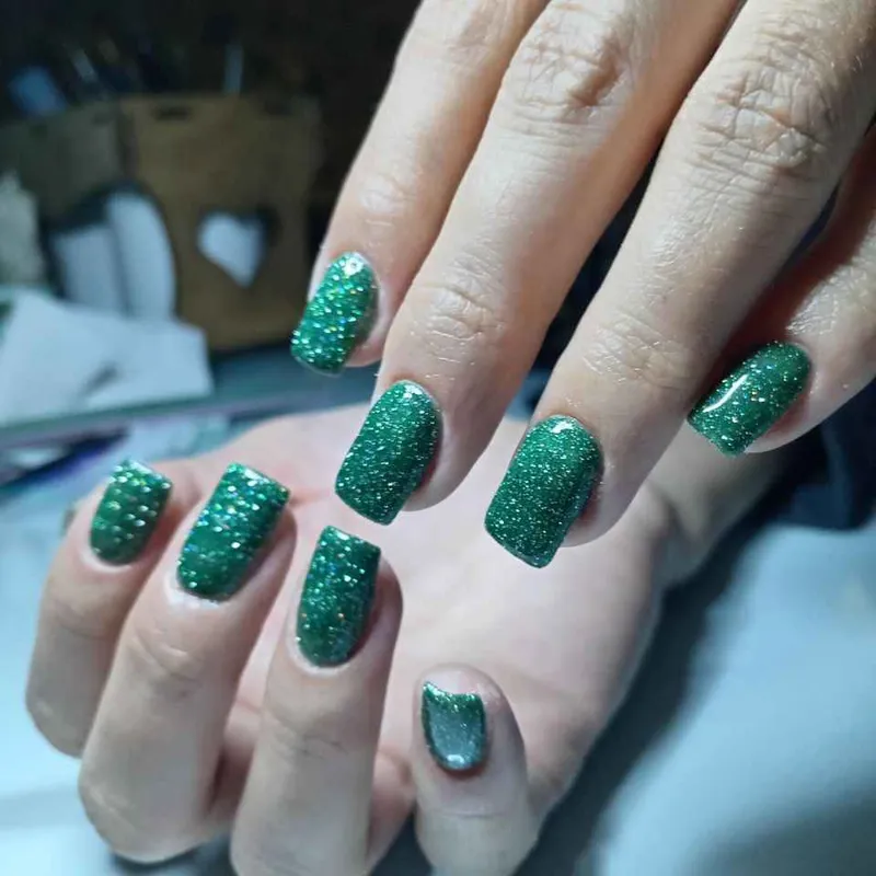 کاشت ناخن 