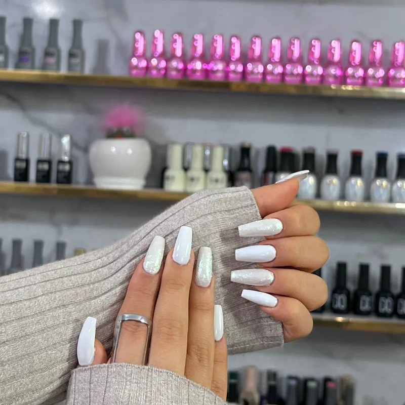 ناخن سفید شیک