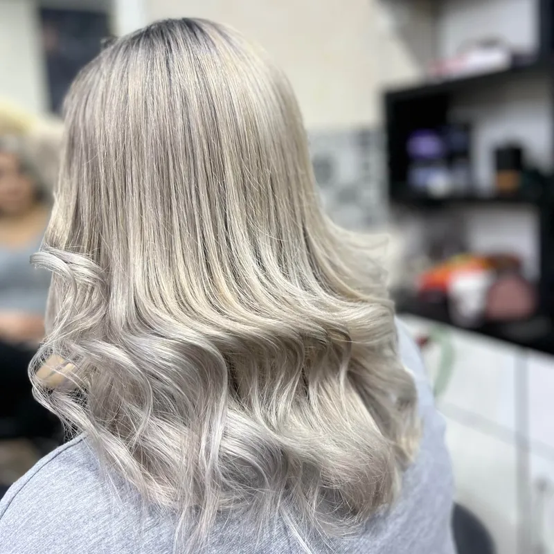 رنگ مو و احیا وصافی