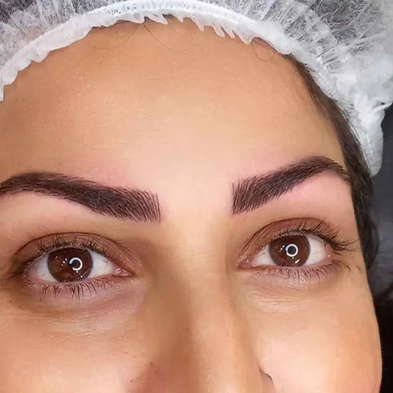 میکروبلیدینگ ابرو 