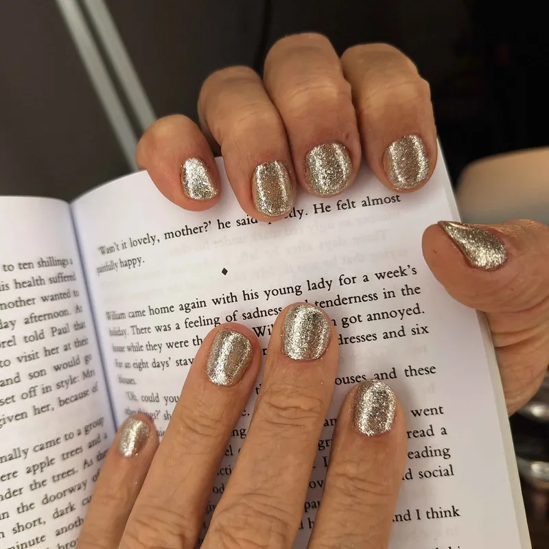 ژلیش ناخن طبیعی