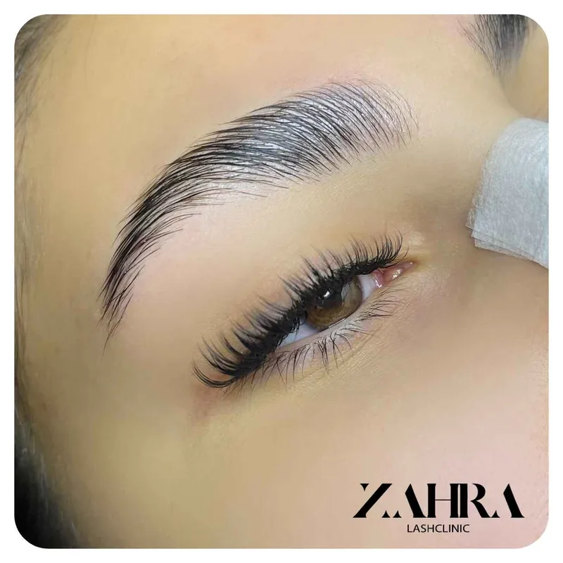 اکستنشن اسپایکی به همراه لیفت ابرو