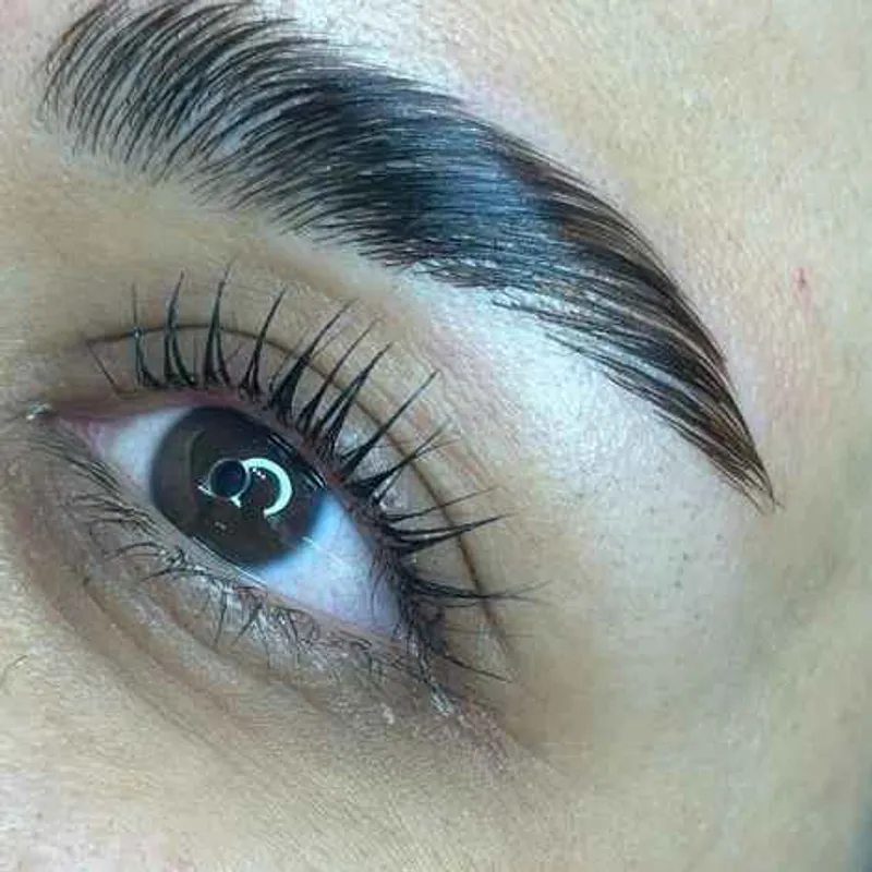 لیفت مژه و ابرو