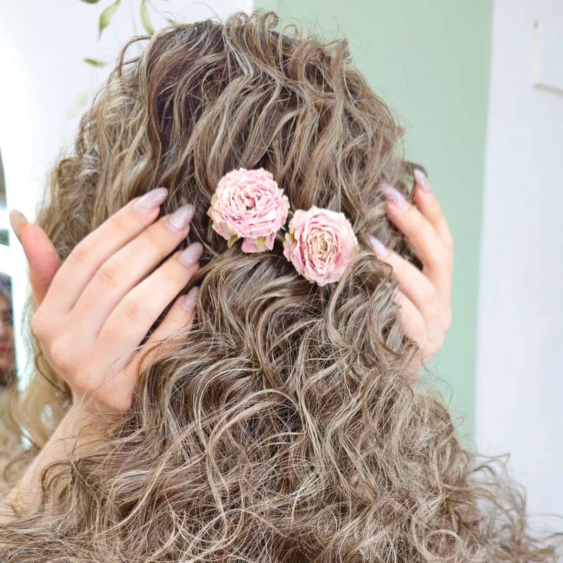 لایت زیبا موی فرفری