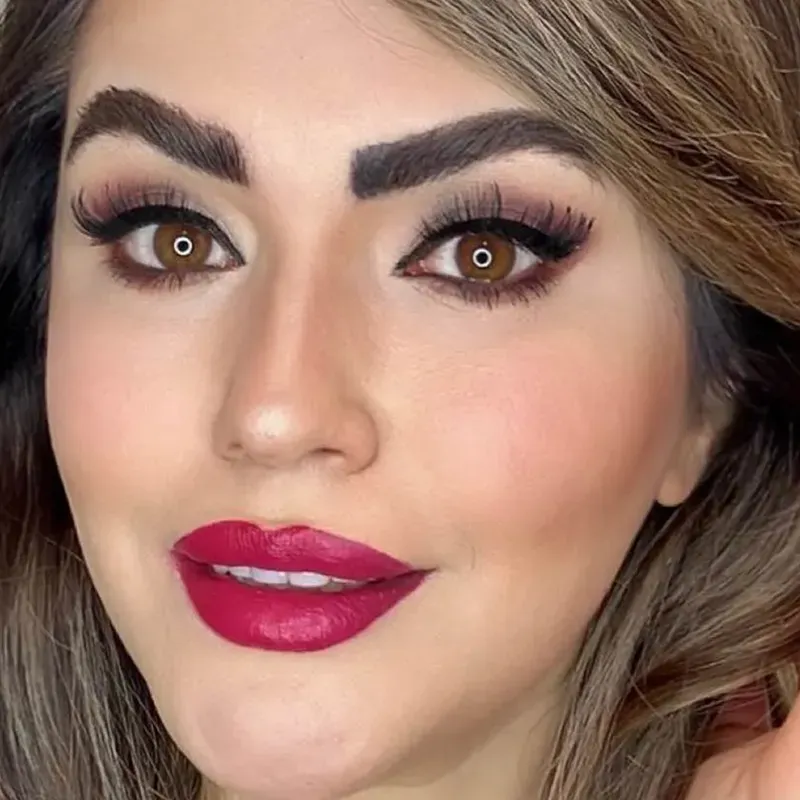 میکاپ با رژ قرمز