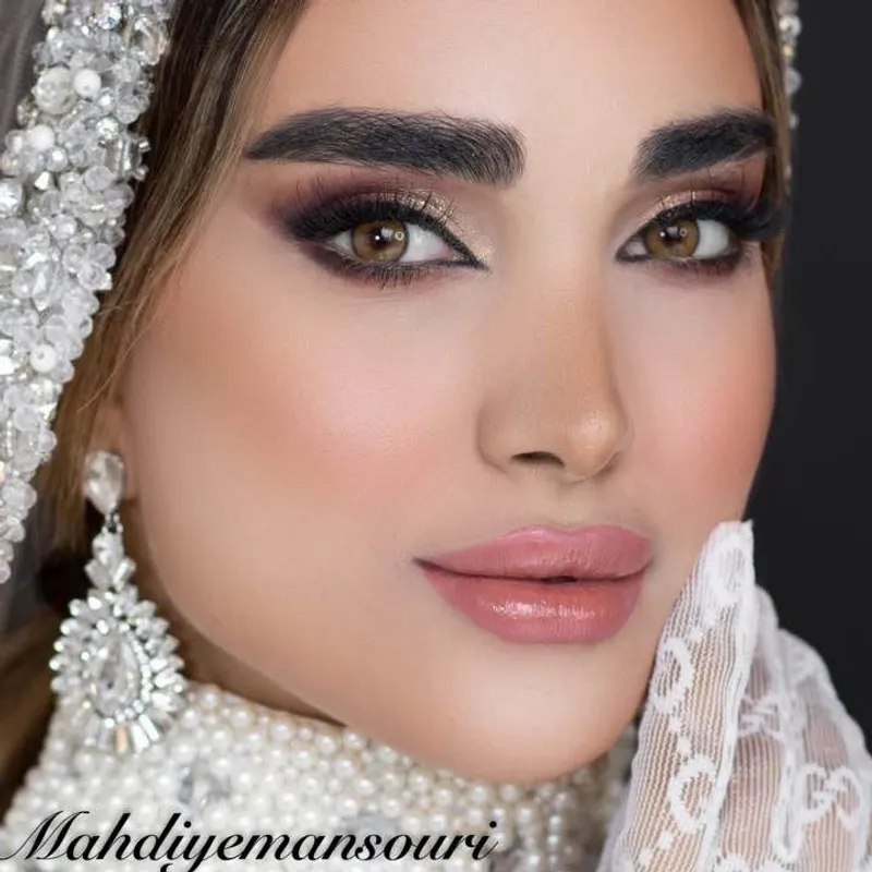 میکاپ ارتیست تخصصی عروس کرج