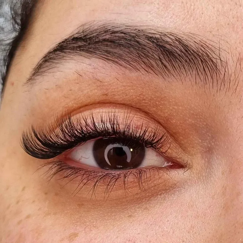 اکستنشن مژه طبیعی