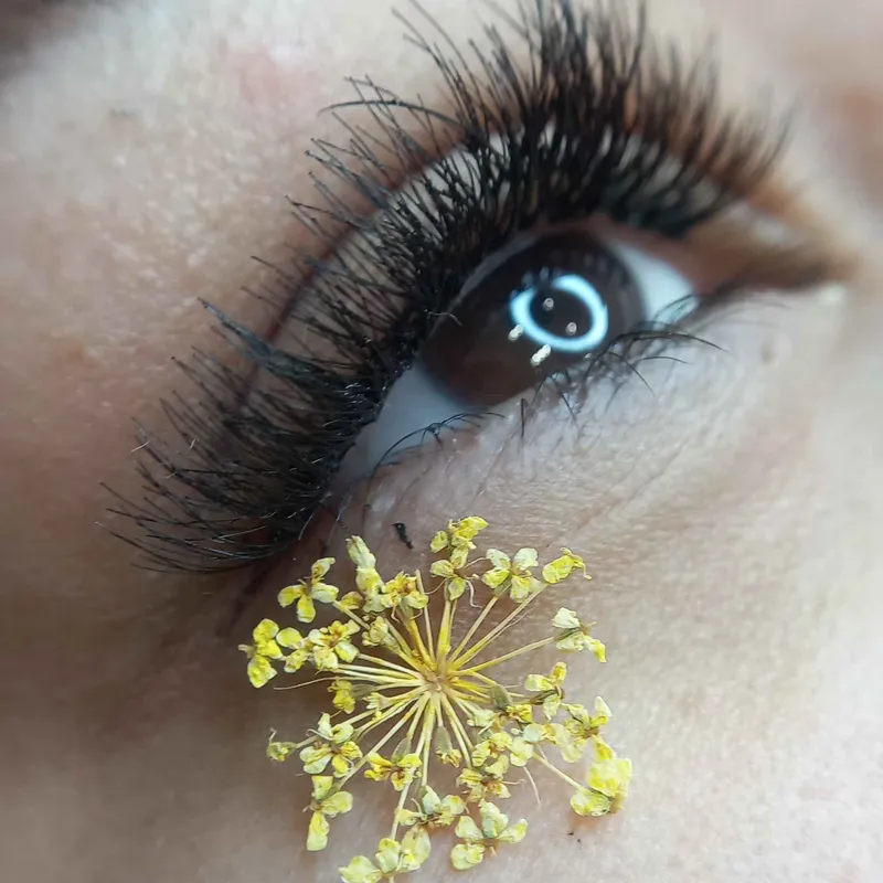 اکستنشن مژه 