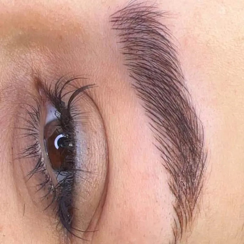 آموزش و خدمات مراقبت زیبایی آرایشگری