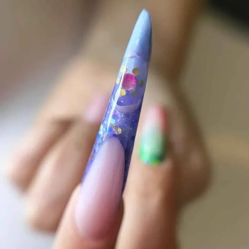 کاشت ناخن حرفه ای 