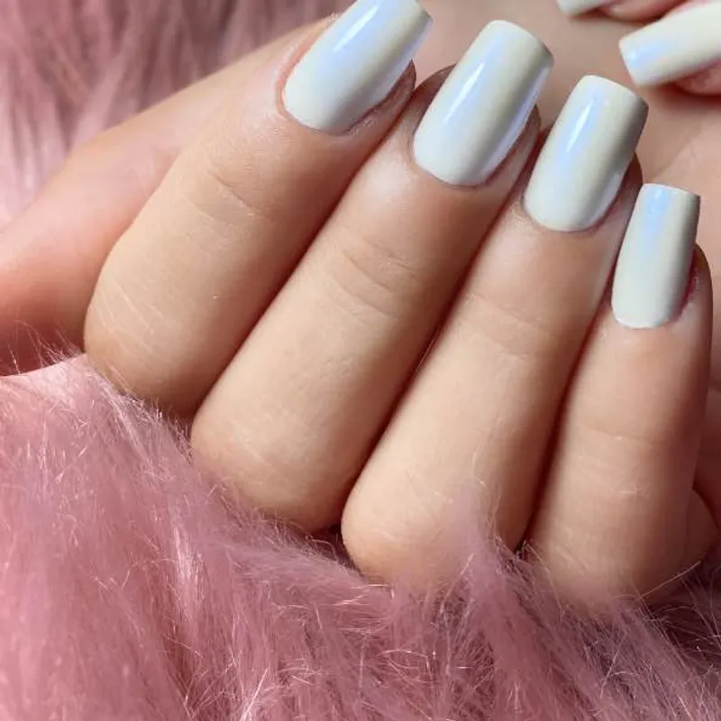 لاک سفید جذاب