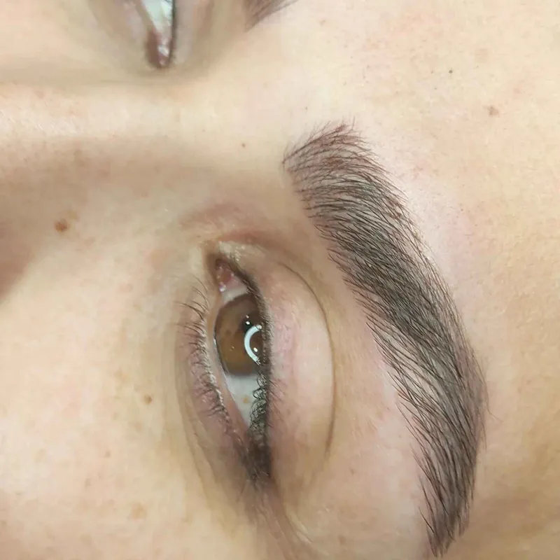 رویال بروز ابرو