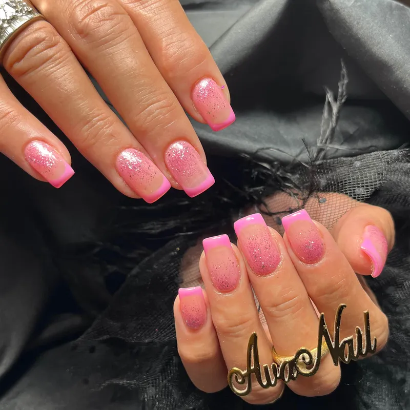 خدمات ناخن آوا 