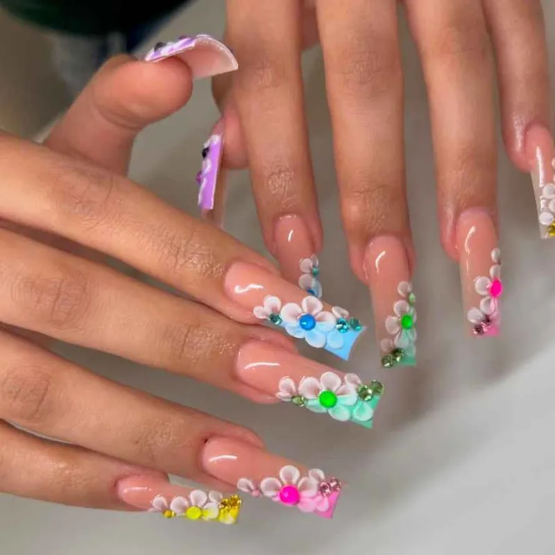 نمونه کار ناخن و مژه