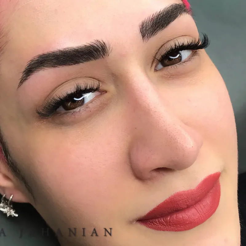 میکروبلیدینگ ابرو