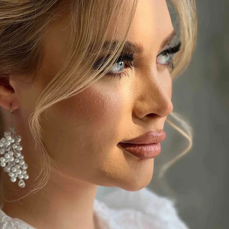 شینیون ومیکاپ عروس