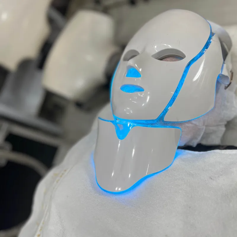 نمونه کارها ، ابرسانی. فتوتراپی، لیفتینگ گچی ، آموزش صفر تا صد پوست 