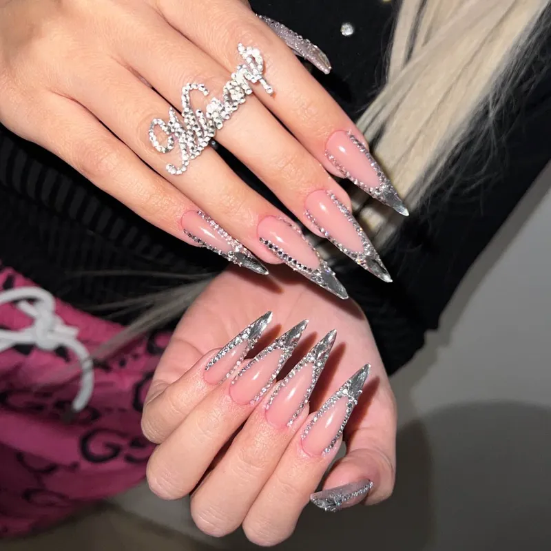 اموزش و خدمات ناخن مینانوری