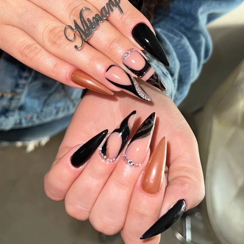 اموزش و خدمات ناخن مینانوری