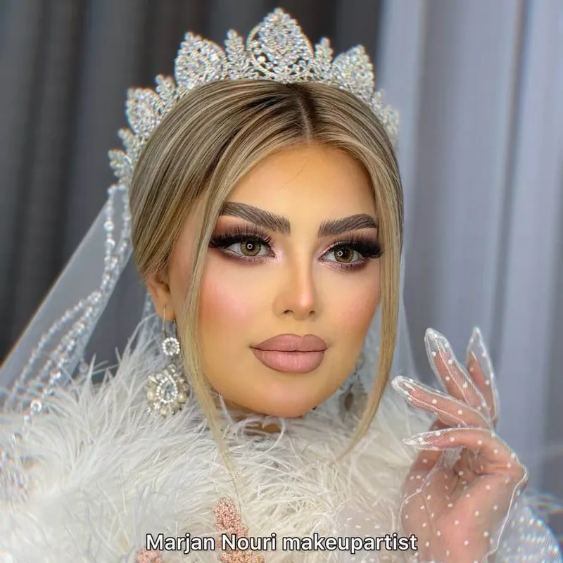 اموزش و خدمات عروس و میکاپ