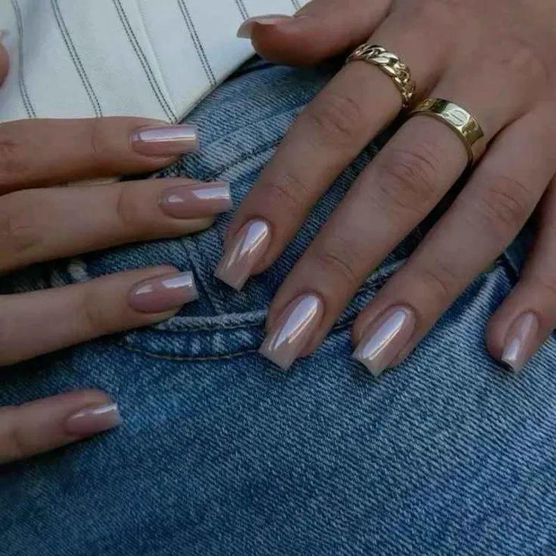 خدمات و آموزش ناخن شبنم نوروزی با ارائه مدرک فنی و حرفه ای 