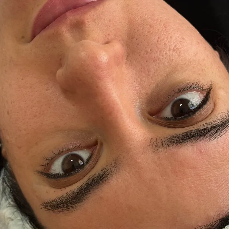 لیفت و لمینت مژه و ابرو