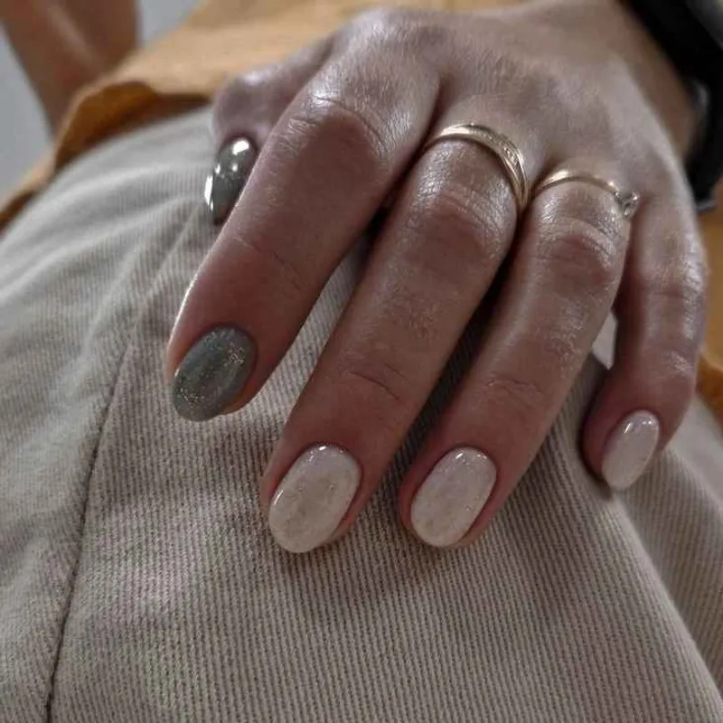 خدمات و آموزش ناخن شبنم نوروزی با ارائه مدرک فنی و حرفه ای 