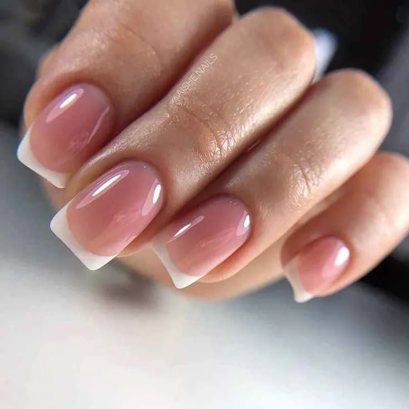 خدمات و آموزش ناخن شبنم نوروزی با ارائه مدرک فنی و حرفه ای 