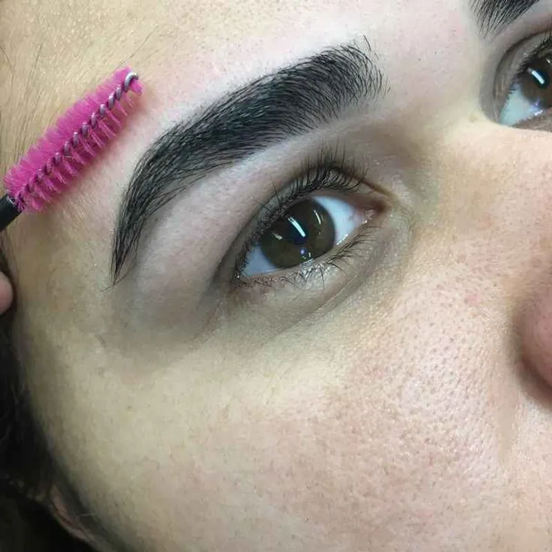 خدمات و آموزش آکادمی زیبایی روفیا 