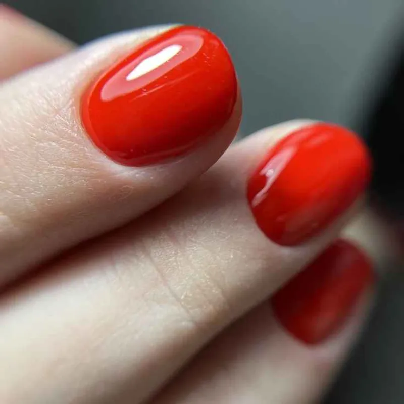 خدمات و آموزش ناخن شبنم نوروزی با ارائه مدرک فنی و حرفه ای 