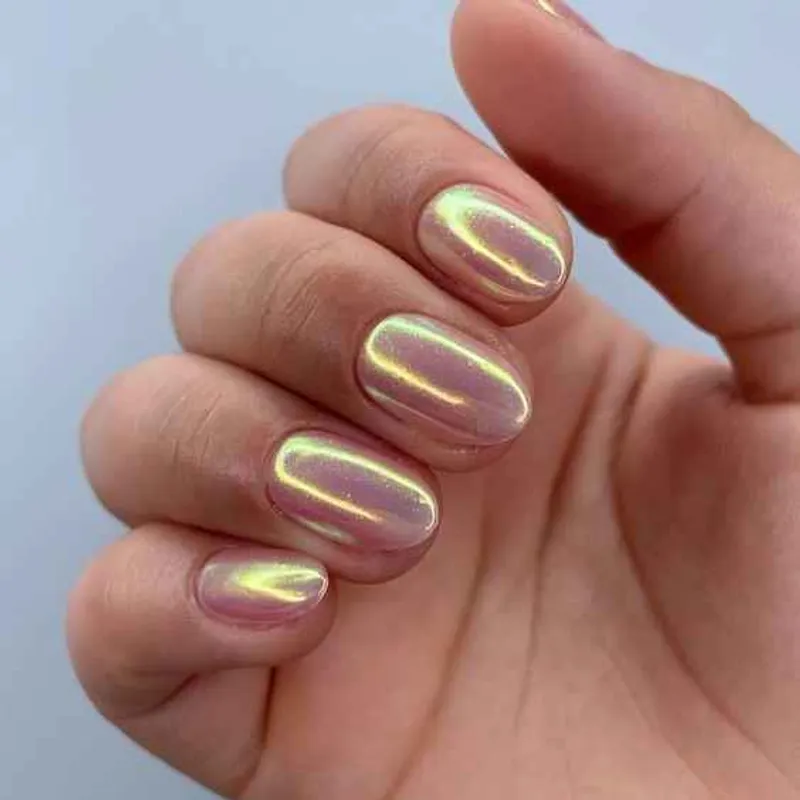 خدمات و آموزش ناخن شبنم نوروزی با ارائه مدرک فنی و حرفه ای 