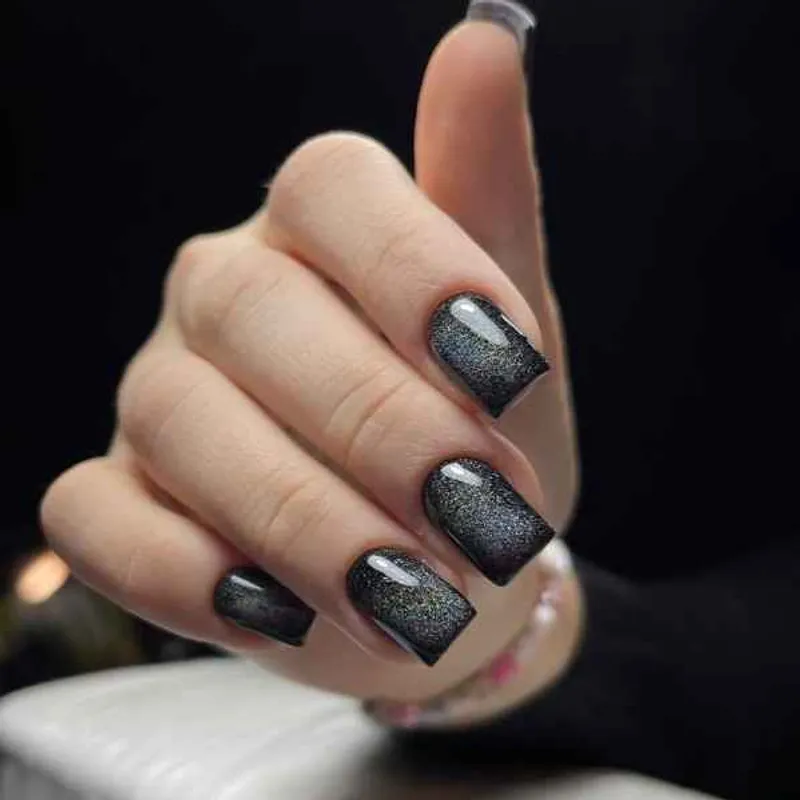 خدمات و آموزش ناخن شبنم‌نوروزی با ارائه مدرک فنی و حرفه‌ای 